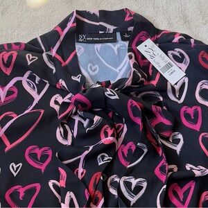 Perfect Valentine Date Night Top 💗🖤 Black and Pink Heart Print Top
